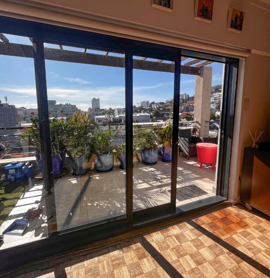 1 Bedroom Property for Sale in Sea Point Western Cape